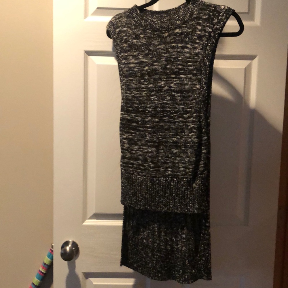 Long tank sweater! Perfect with leggings